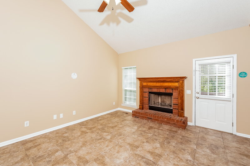 2,200/Mo, 5041 Pebble Ln Birmingham, AL 35235 Living Room View