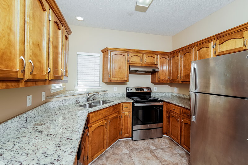 2,200/Mo, 5041 Pebble Ln Birmingham, AL 35235 Kitchen View