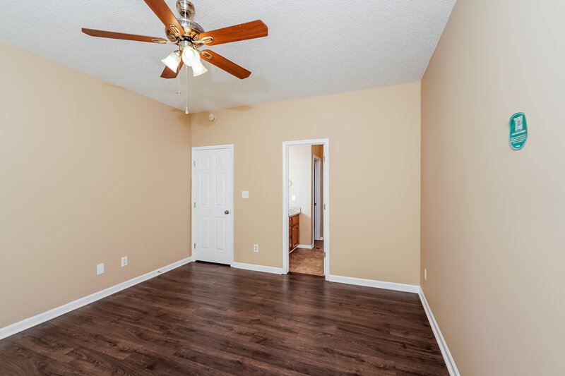 2,200/Mo, 5041 Pebble Ln Birmingham, AL 35235 Main Bedroom View 2