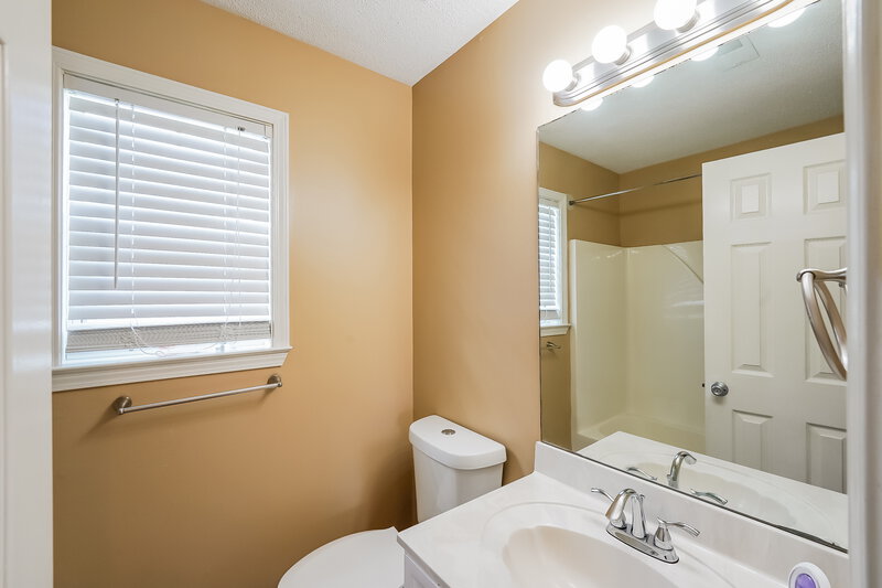 2,660/Mo, 5505 Leighaven Way Pinson, AL 35126 Bathroom View