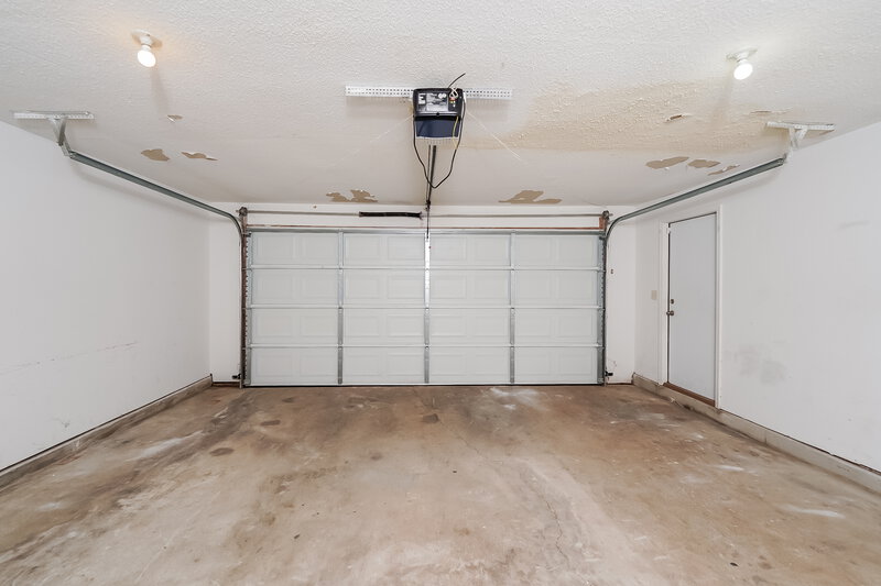 2,660/Mo, 5505 Leighaven Way Pinson, AL 35126 Garage View