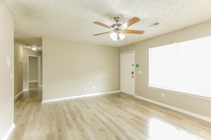 1,160/Mo, 56 Dogwood Circle Remlap, AL 35133 Living Room View 2