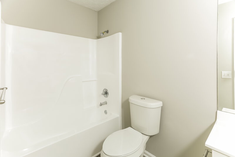 1,160/Mo, 56 Dogwood Circle Remlap, AL 35133 Bathroom View 2