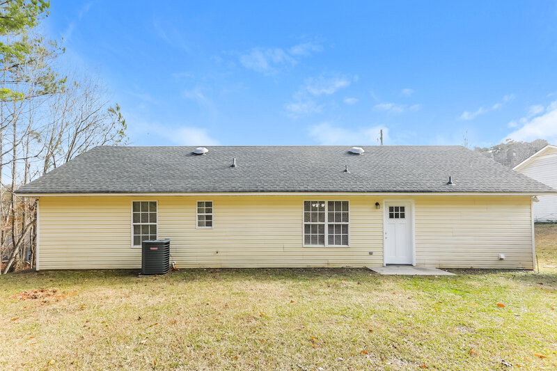 1,160/Mo, 56 Dogwood Circle Remlap, AL 35133 Rear View