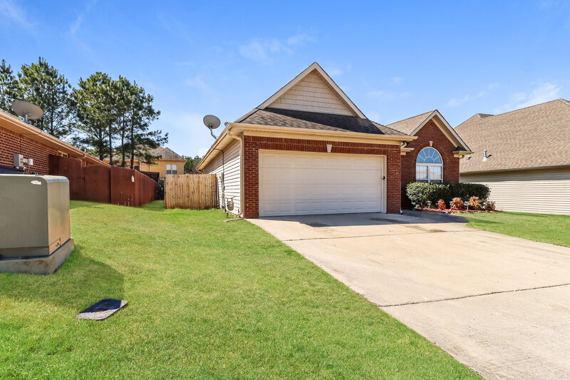 2,360/Mo, 2045 Highview Way Calera, AL 35040 Front View