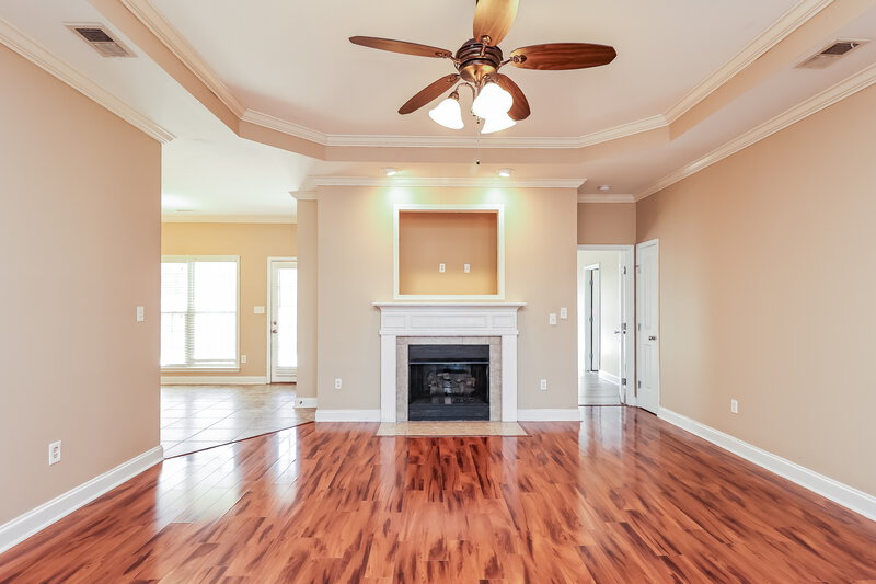 2,360/Mo, 2045 Highview Way Calera, AL 35040 Living Room View 2