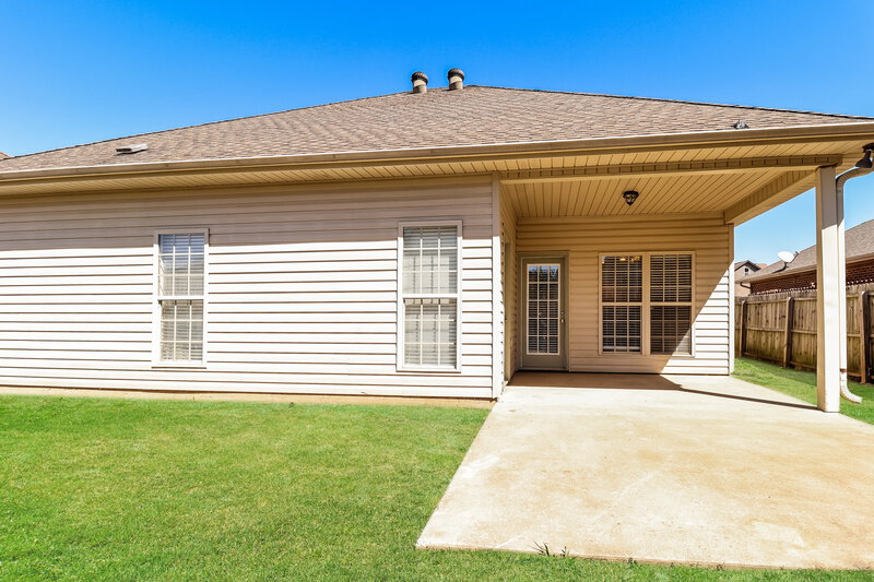 2,360/Mo, 2045 Highview Way Calera, AL 35040 Rear View 3