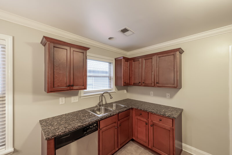 1,810/Mo, 141 Stonebriar Dr Calera, AL 35040 Kitchen View