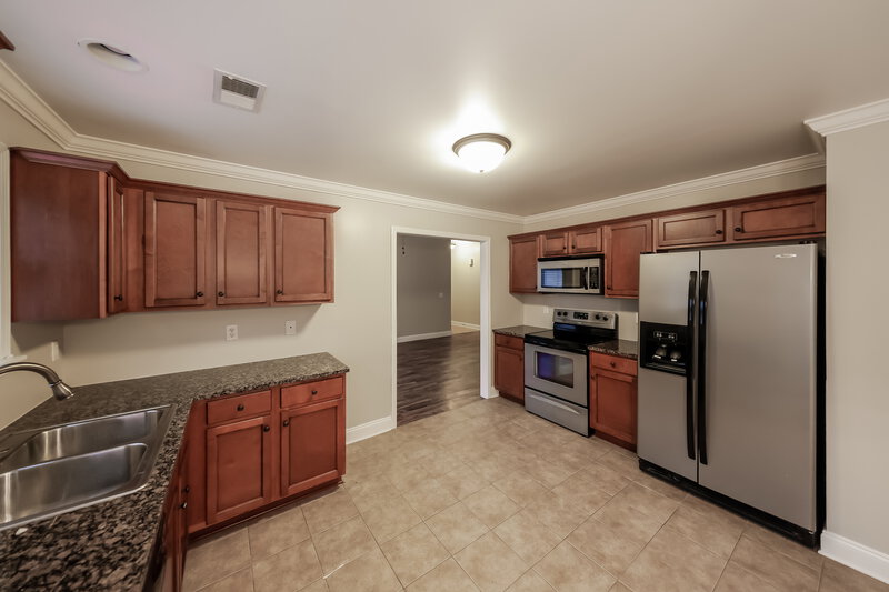 1,810/Mo, 141 Stonebriar Dr Calera, AL 35040 Kitchen View 2