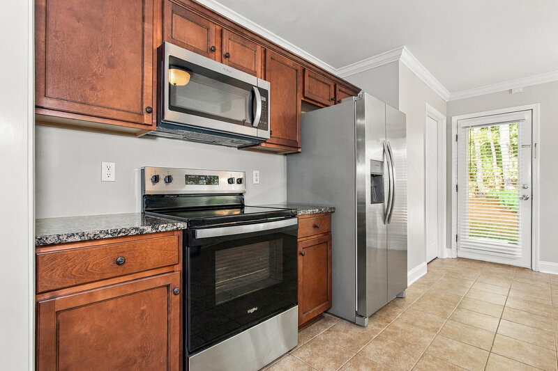 1,570/Mo, 141 Stonebriar Dr Calera, AL 35040 Kitchen View 2