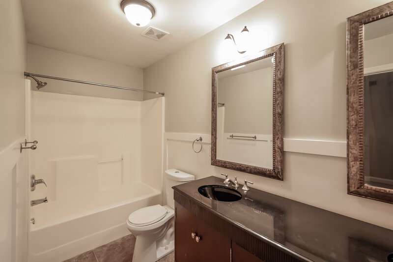 1,810/Mo, 141 Stonebriar Dr Calera, AL 35040 Main Bathroom View