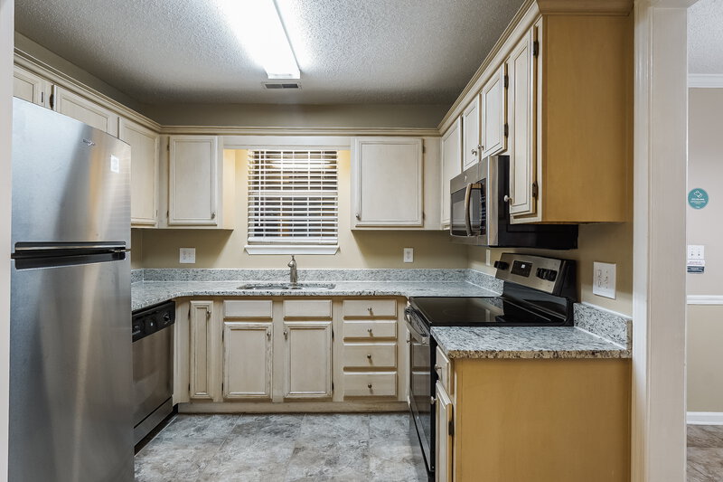 1,645/Mo, 144 Carriage Dr Maylene, AL 35114 Kitchen View