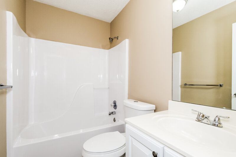 1,785/Mo, 8036 Rockhampton Circle Helena, AL 35080 Bathroom View