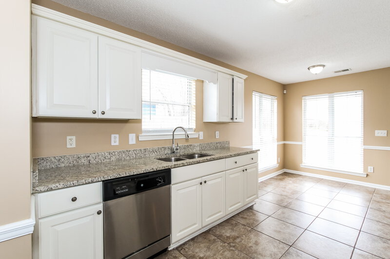 1,785/Mo, 8036 Rockhampton Circle Helena, AL 35080 Kitchen View 2