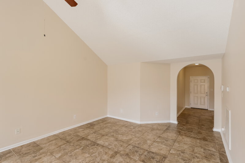 1,685/Mo, 5206 Gayle Ln Bessemer, AL 35023 Living Room View 3