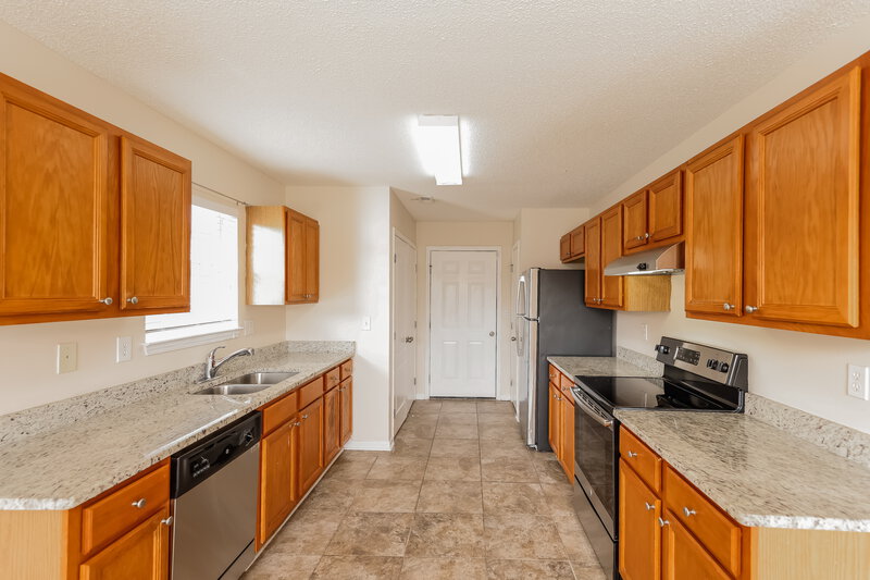 1,685/Mo, 5206 Gayle Ln Bessemer, AL 35023 Kitchen View 4