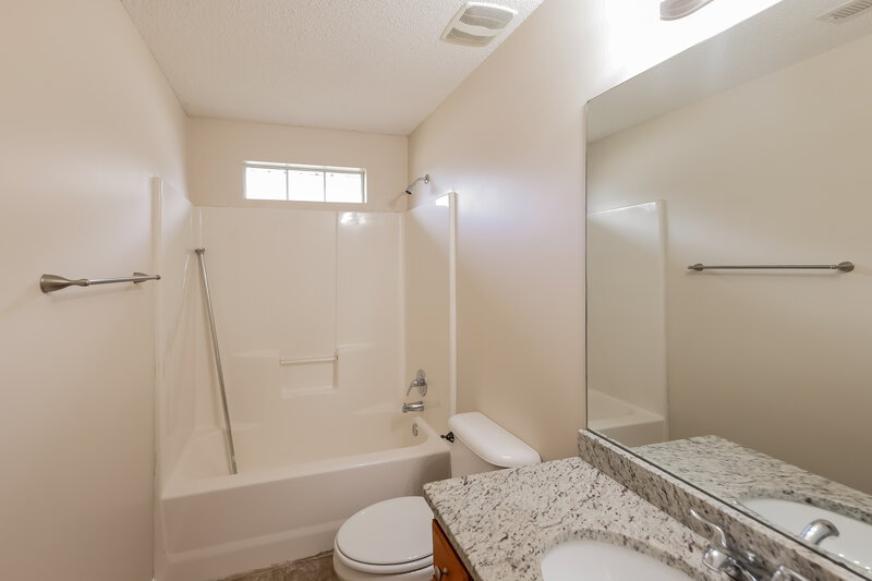 1,685/Mo, 5206 Gayle Ln Bessemer, AL 35023 Bathroom View