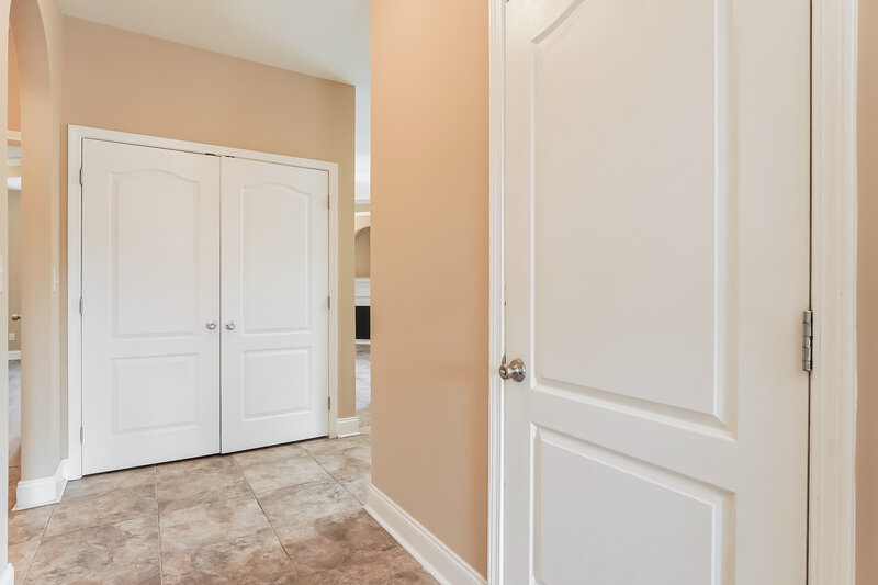 1,775/Mo, 4493 Canterbury St Mount Olive, AL 35117 Foyer View