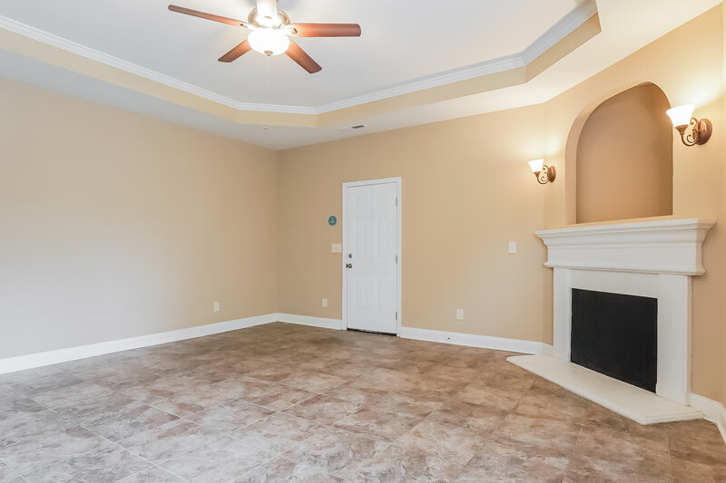 1,775/Mo, 4493 Canterbury St Mount Olive, AL 35117 Living Room View 2