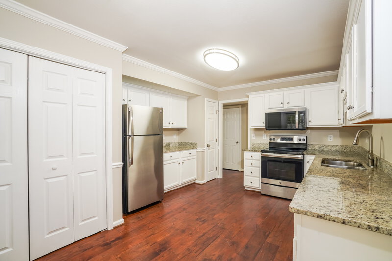 1,950/Mo, 2250 Russet Meadows Terrace Birmingham, AL 35244 Misc View 4