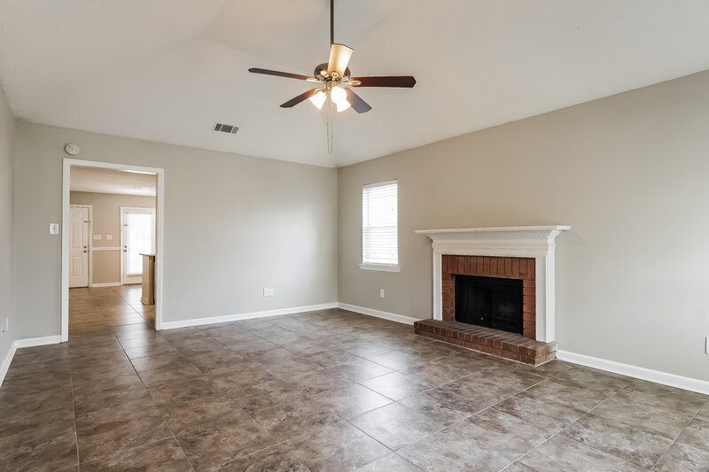 1,850/Mo, 175 Cedar Bend Dr Helena, AL 35080 Living Room View