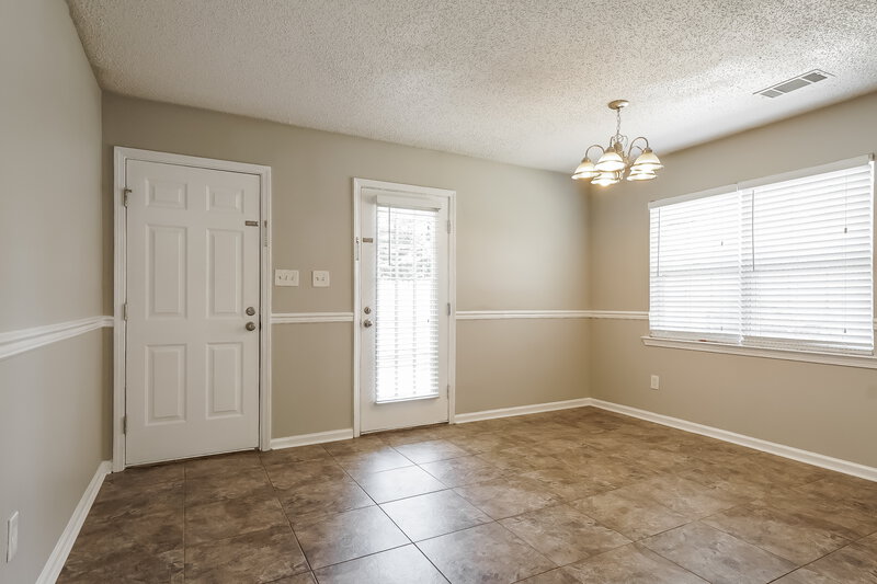 1,850/Mo, 175 Cedar Bend Dr Helena, AL 35080 Dining Room View