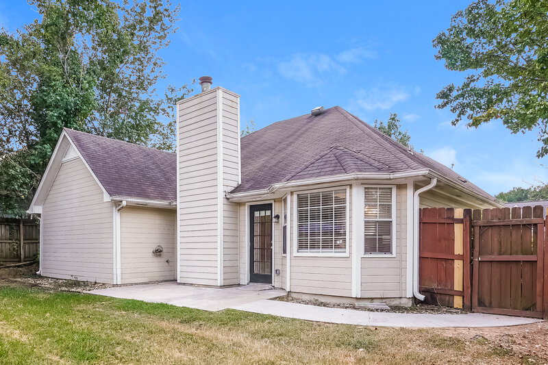 2,070/Mo, 715 Claiborne St Helena, AL 35080 Rear View 2
