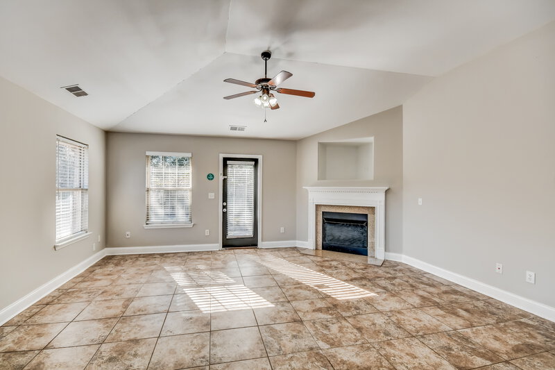 1,680/Mo, 301 Crisfield Circle Alabaster, AL 35007 Living Room View