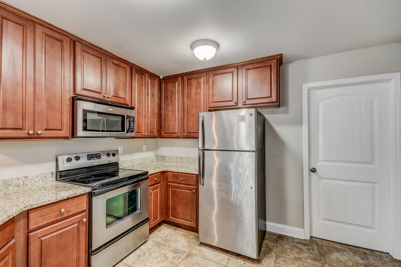 1,680/Mo, 301 Crisfield Circle Alabaster, AL 35007 Kitchen View 2