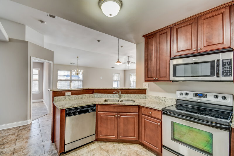1,680/Mo, 301 Crisfield Circle Alabaster, AL 35007 Kitchen View 3