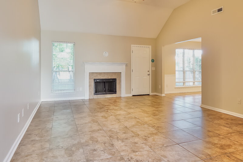 2,105/Mo, 8028 Rockhampton Circle Helena, AL 35080 Living Room View 2