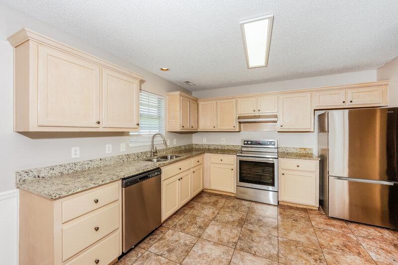 1,805/Mo, 8028 Rockhampton Circle Helena, AL 35080 Kitchen View