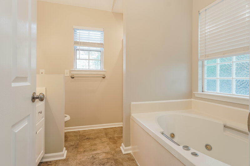 2,105/Mo, 8028 Rockhampton Circle Helena, AL 35080 Main Bathroom View