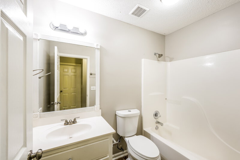 1,805/Mo, 8028 Rockhampton Circle Helena, AL 35080 Bathroom View
