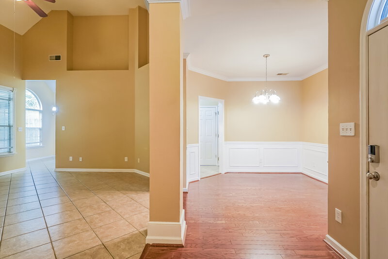 2,800/Mo, 725 Claiborne St Helena, AL 35080 Foyer View