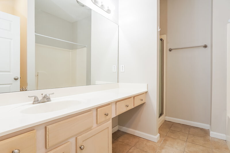 1,840/Mo, 173 St Charles Dr Helena, AL 35080 Main Bathroom View