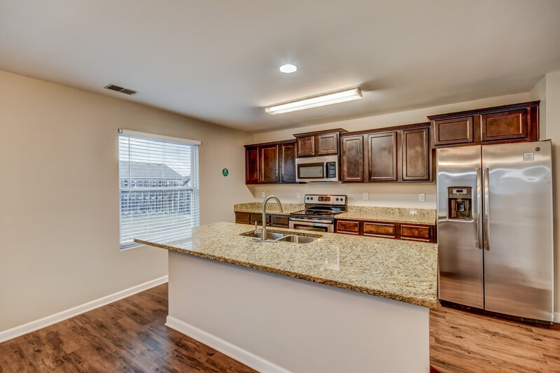 2,780/Mo, 116 Rosegate Dr Calera, AL 35040 Kitchen View