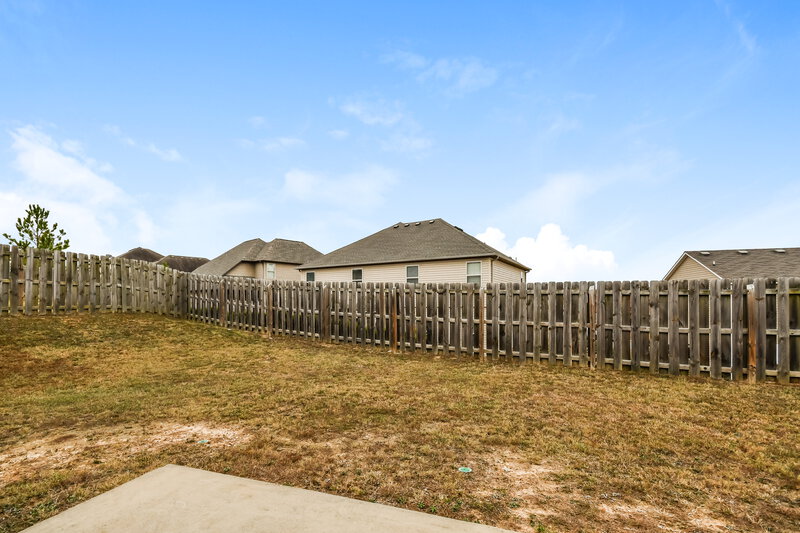 2,780/Mo, 116 Rosegate Dr Calera, AL 35040 Backyard View