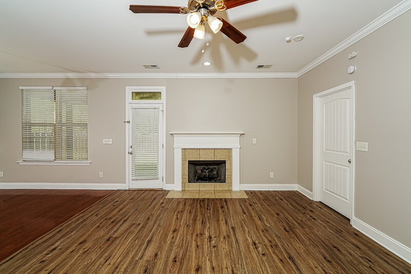 2,075/Mo, 1140 Overlook Dr Trussville, AL 35173 Living Room View