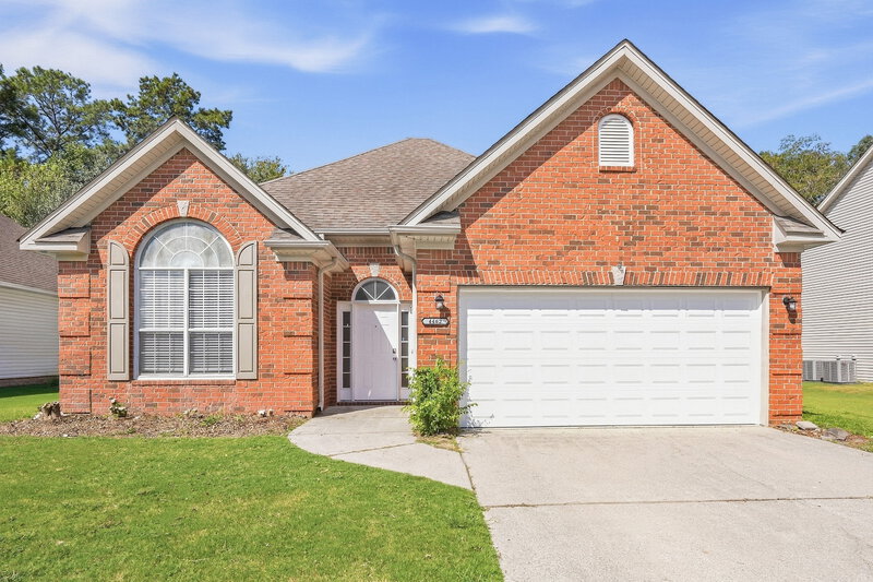 1,990/Mo, 4462 Canterbury St Mount Olive, AL 35117 External View