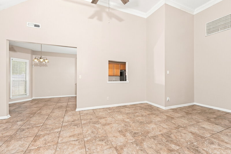 1,990/Mo, 4462 Canterbury St Mount Olive, AL 35117 Living Room View 2