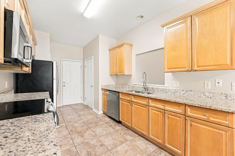1,990/Mo, 4462 Canterbury St Mount Olive, AL 35117 Kitchen View 2