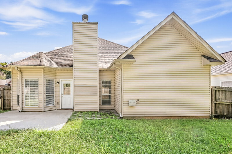 1,990/Mo, 4462 Canterbury St Mount Olive, AL 35117 Rear View