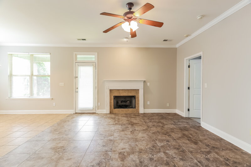 1,900/Mo, 2150 Overlook Pl Trussville, AL 35173 Living Room View 2