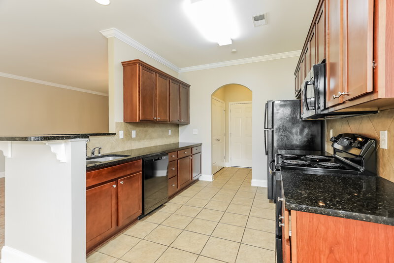 1,900/Mo, 2150 Overlook Pl Trussville, AL 35173 Kitchen View 2
