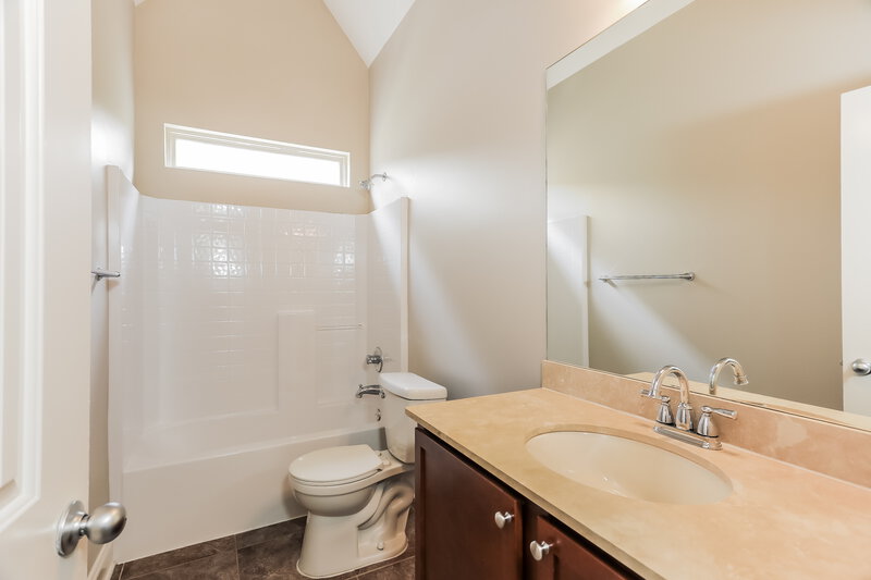 1,900/Mo, 2150 Overlook Pl Trussville, AL 35173 Bathroom View