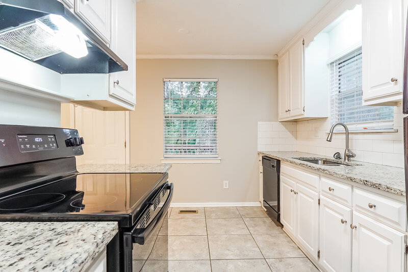 1,455/Mo, 3034 Debra Drive Fultondale, AL 35068 Kitchen View