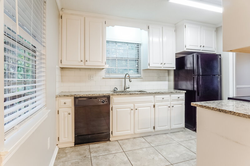 1,455/Mo, 3034 Debra Drive Fultondale, AL 35068 Kitchen View 2