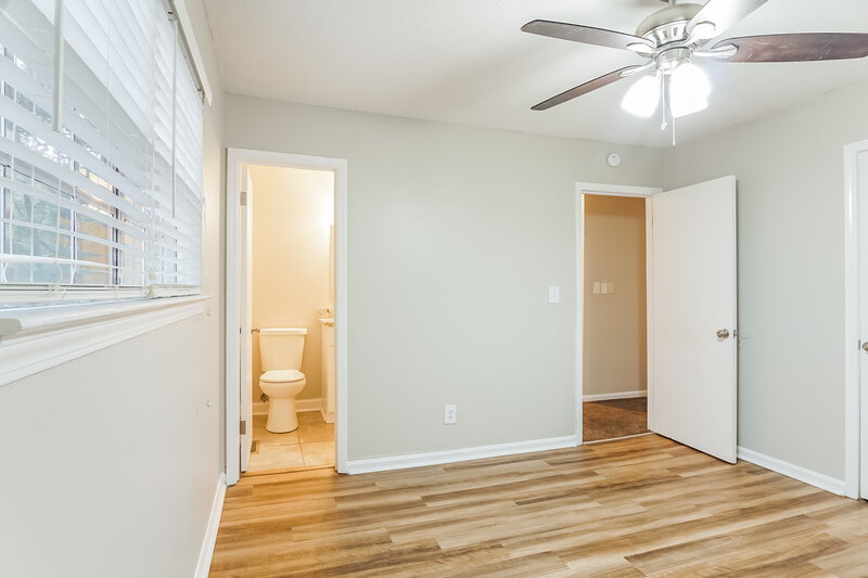 1,455/Mo, 3034 Debra Drive Fultondale, AL 35068 Main Bedroom View 2