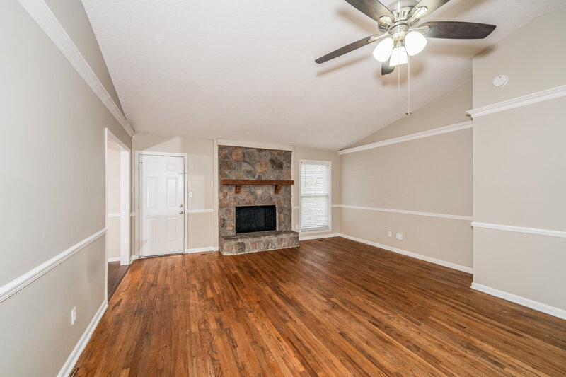 1,590/Mo, 800 Dunwoody Ln NW Birmingham, AL 35215 Living Room View